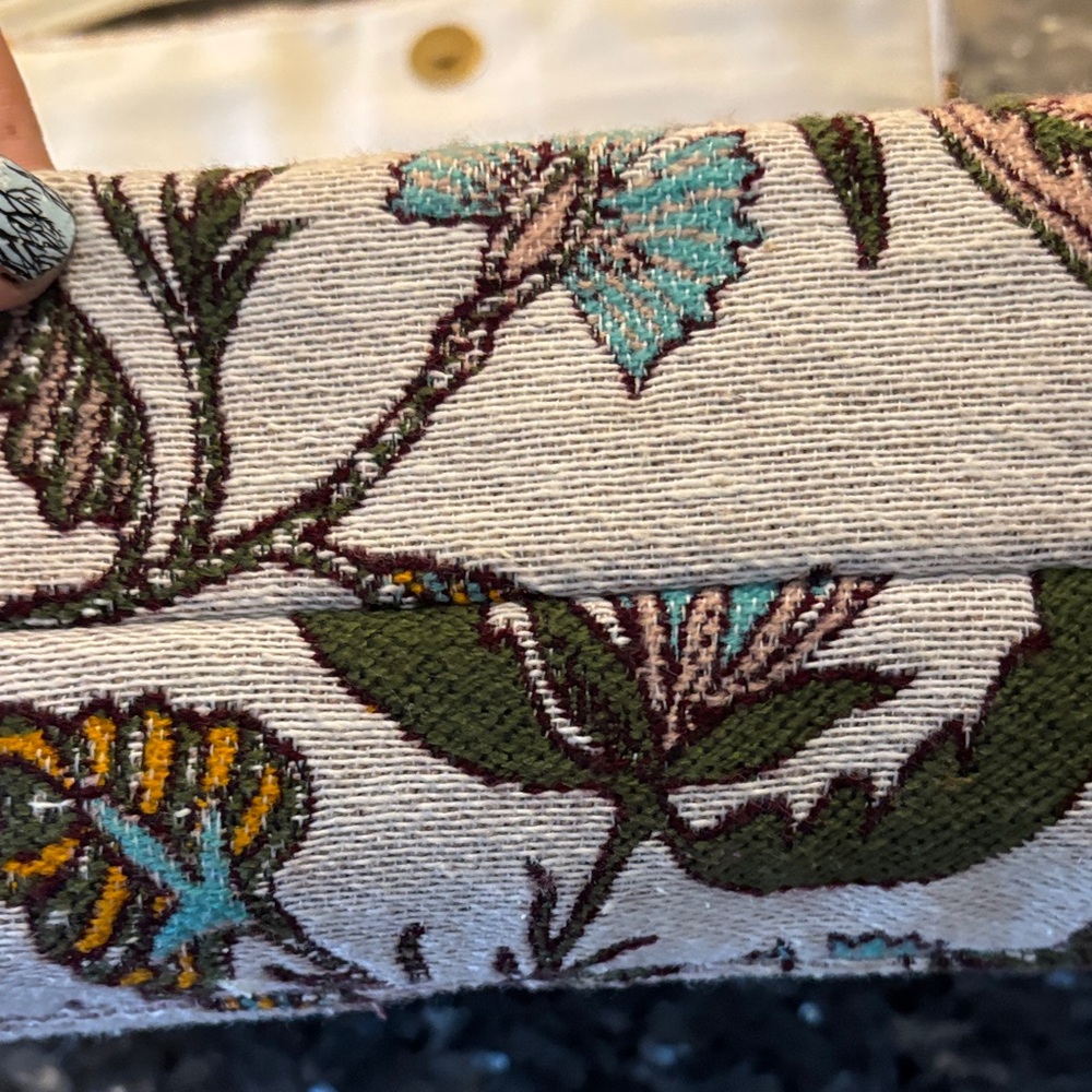 Floral Cream Universal Thread fabric purse - Picture 8 of 9